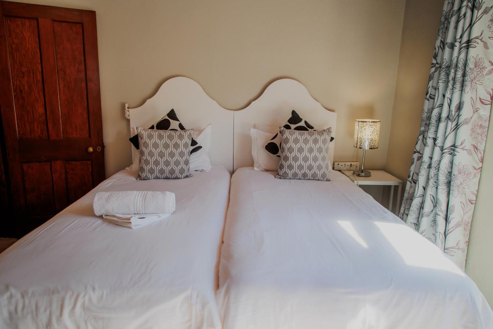 Aan De Heuvel Self-Catering Cottages Swellendam Exterior photo