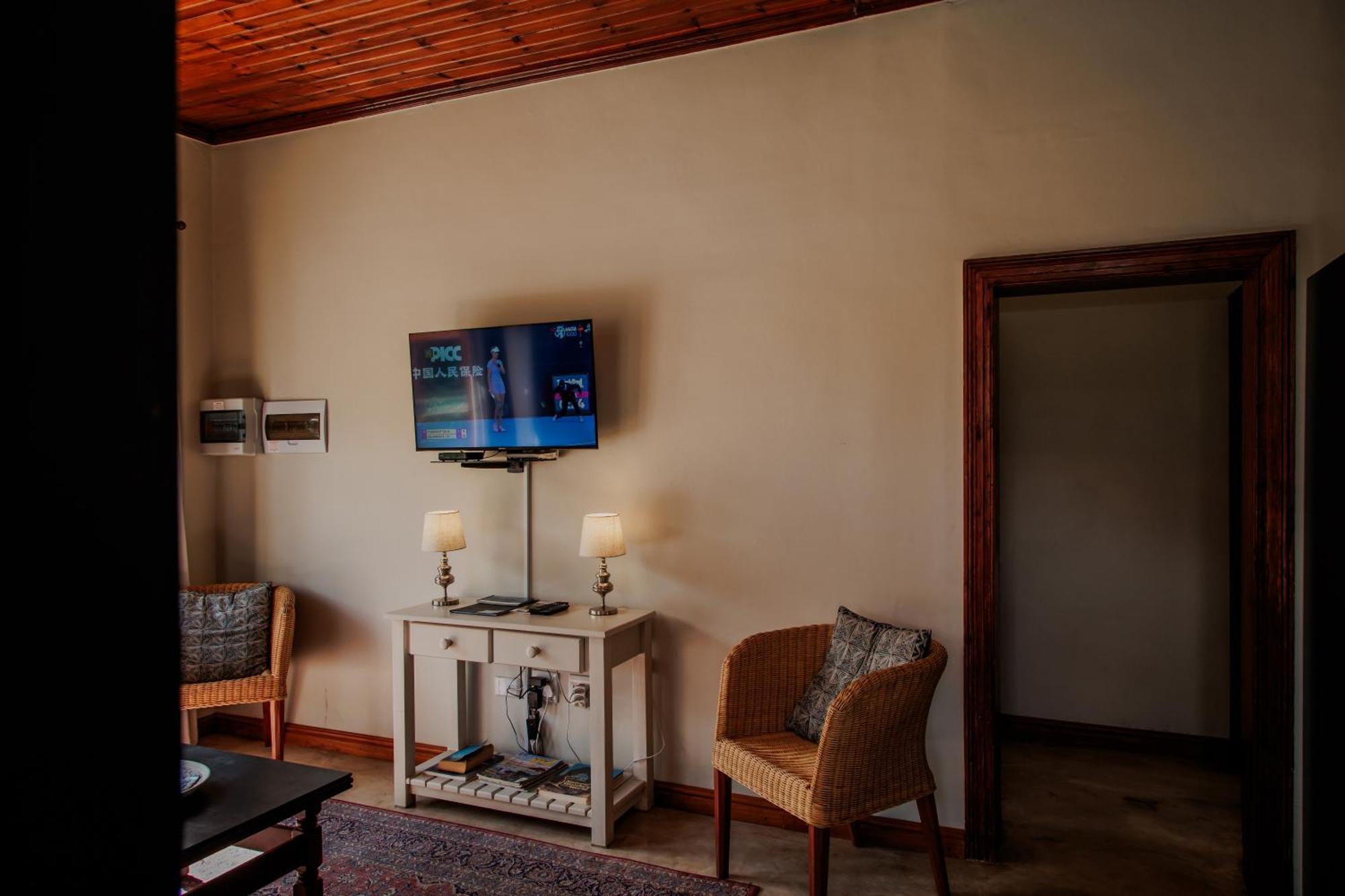 Aan De Heuvel Self-Catering Cottages Swellendam Exterior photo